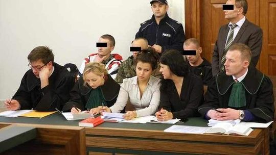 Wywieźli go do lasu i kazali kopać dół. 3 lata więzienia za torturowanie sąsiada