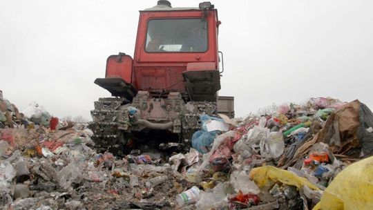 Wywóz śmieci od samotnych ma być tańszy, ale później