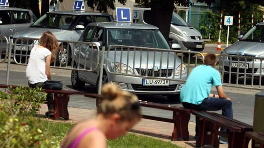 Wyższe opłaty dla kandydatów na prawo jazdy. "Podwyżkę wprowadzono po cichu"