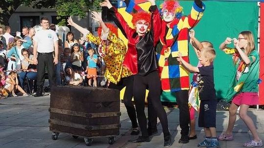 XII Spotkania Teatrów Ulicznych w Świdniku. Spektakle, które można dziś zobaczyć