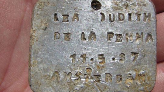 Z Amsterdamu do Sobiboru. Aluminiowy dowód istnienia 6-letniej Lei