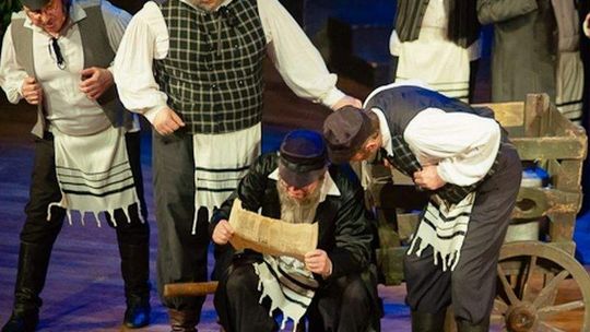 Z Anatewki w świat. Skrzypek na dachu w Teatrze Muzycznym