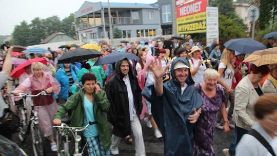 Z bialskiego deszczu pod Jasną Górę. Ruszyła pielgrzymka