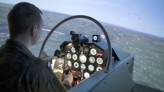 Z Dęblina na cywilne wieże