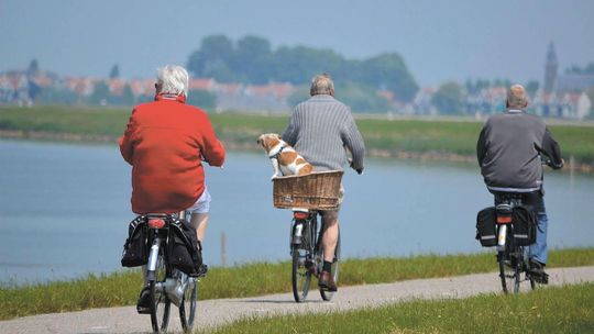 Z emeryturą poczekaj jeszcze miesiąc. Możesz zyskać całkiem sporo pieniędzy