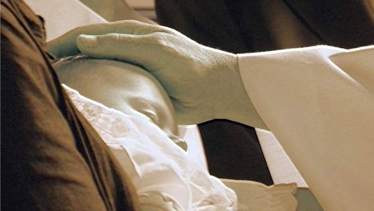 Z kartą rodziny zniżki do chrztu i do przedszkola