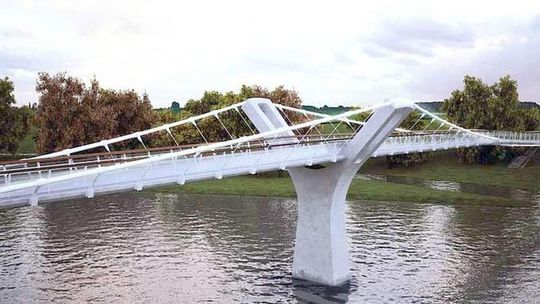 Z kładki przez Bug na razie nici