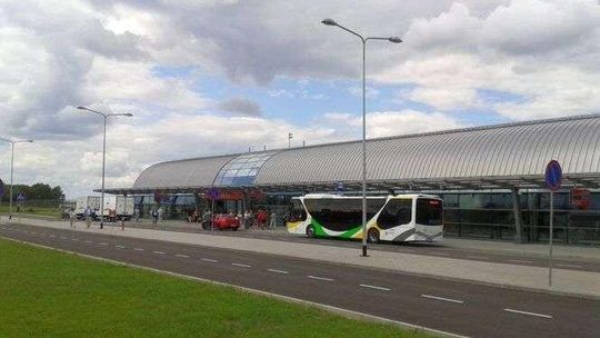 Z Lublina na lotnisko Modlin. PolskiBus z przesiadką