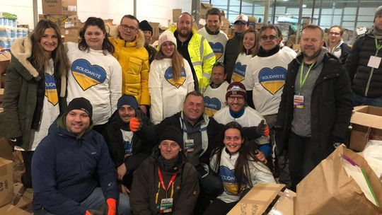 Z Lyonu do Zamościa. Francuzi przywieźli dary, zabierają uchodźców