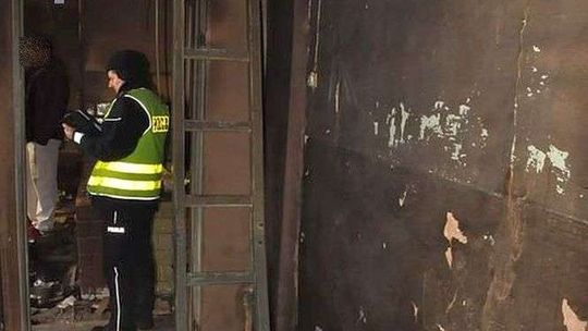 Z mieszkania wydobywał się dym. W środku znaleziono mężczyznę