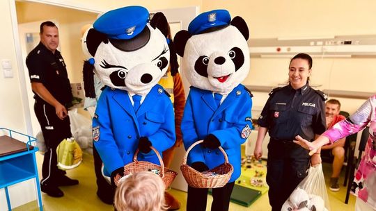 Z myślą o najmłodszych - policjanci na Dzień Dziecka