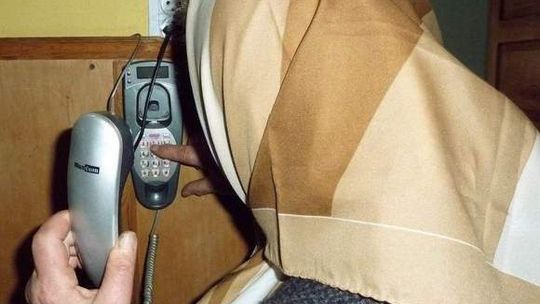 Z pani Jadwigi śmieje się cała Polska. Tylko jej nie jest do śmiechu