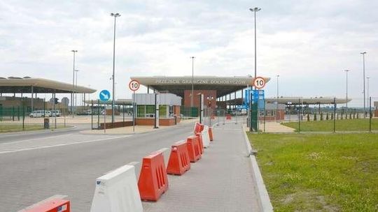 Z pieszego przejścia granicznego skorzystało 331 tys. osób. Ale je zamykają