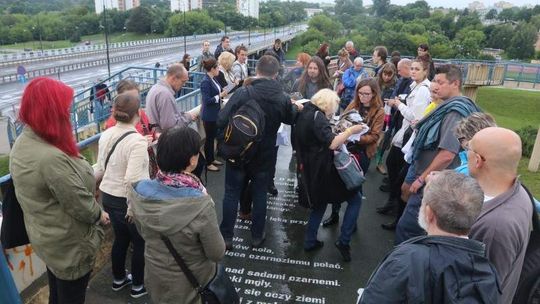 Z poetą przez miasto, czyli Spacer z Czechowiczem (fotogaleria)