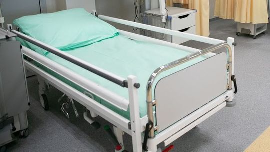 Z powodu koronawirusa w szpitalach 6980 chorych, a 540 jest pod respiratorami