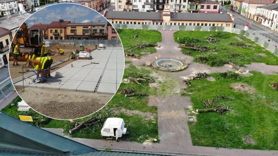 Z rynku zniknęły wszystkie drzewa, układają betonowe płyty. Ekolodzy chcą ukarania miasta Parczew