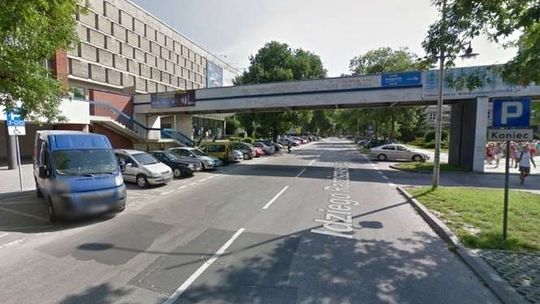 Z tej kładki od lat nikt nie korzysta. Rozbiórka będzie sporo kosztować