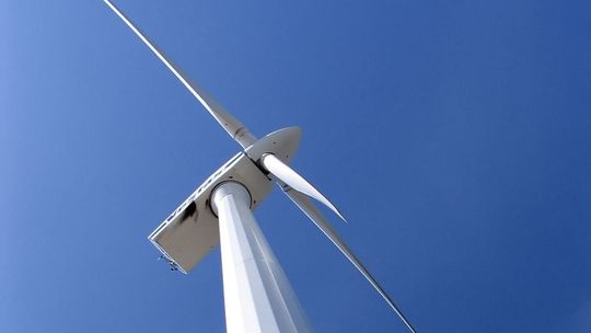 Z wiatrakami pod wiatr