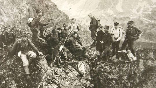 Z Wiednia przyjechał założyć szkołę. O powstaniu puławskiego "Czartorycha"