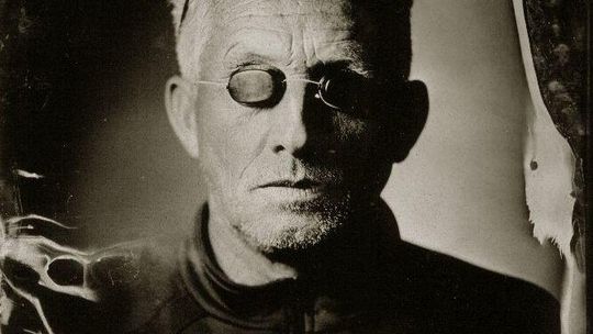 Z zawodu ogrodnik, od kilku lat fotografuje Hrubieszów. "Szukam dziewczyny z perłą"