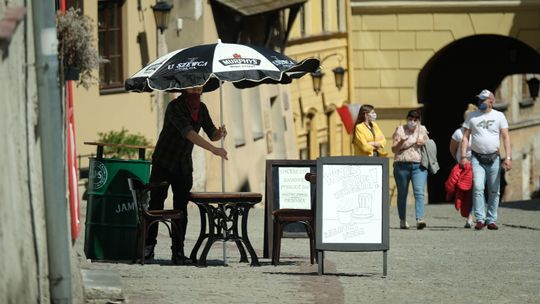 Za alkohol zapłacą, ale nie wiedzą, czy go sprzedadzą. "Nasze firmy znajdują się w bardzo złej kondycji"