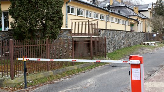 szlaban przy przedszkolu w Puławach