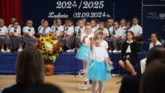 Za uczniami już pierwszy dzwonek. Oficjalne rozpoczęcie roku szkolnego w Ludwinie