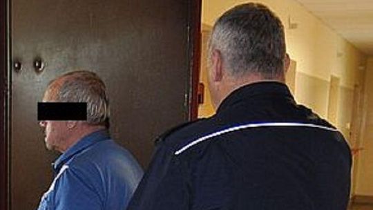 Zaatakował sanitariusza i próbował uciekać. Wpadł w ręce policji