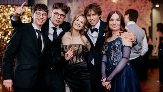 Zabawa do białego rana! Uczniowie Międzynarodowego Liceum "Paderewski" bawili się na swojej studniówce