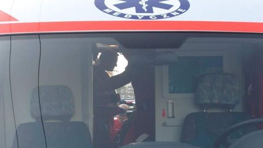 Zabawa sylwestrowa z siekierą i nożem. Dwie osoby w szpitalu