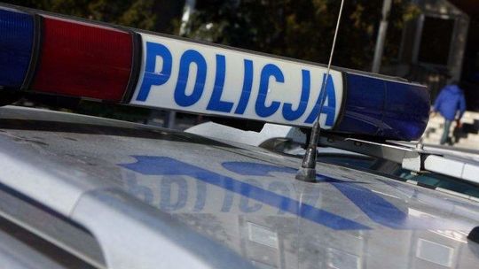 Zabezpieczali wyścig kolarski, zobaczyli dziwnie zachowującego się kierowcę