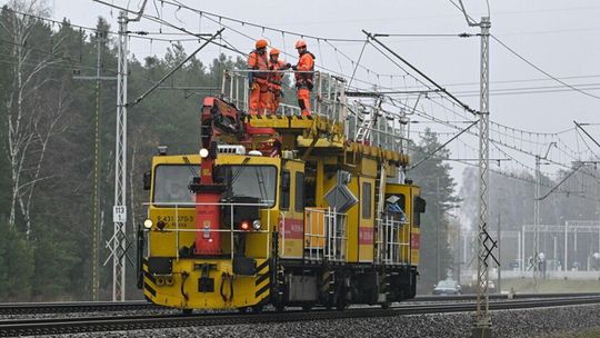 „Zabezpieczono obfity materiał dowodowy”. Śledczy blisko identyfikacji sprawców dywersji na trasie Warszawa–Lublin
