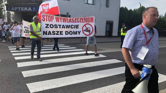 Zablokowali drogę krajową, teraz pojadą do Sejmu. Nie chcą u siebie torów kolejowych do CPK