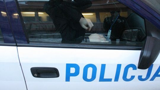 Zabrali autostopowiczów, a potem pobili i okradli