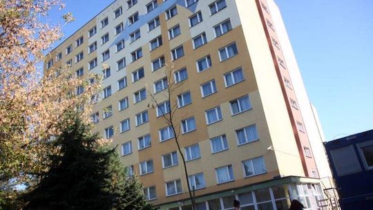 Zabrali im flagi wywieszone na akademikach. "Muszą być czyste, niewyblakłe i na drążku"