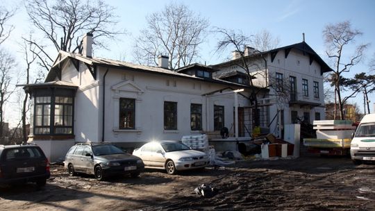 Zabytkowy dworek przy ul. Krochmalnej wrócił do dawnej formy