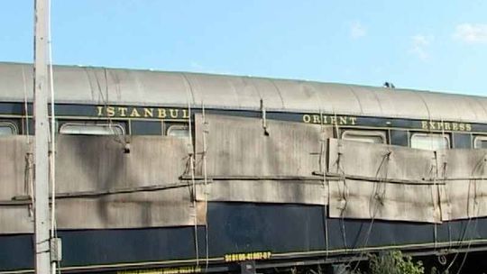 Zabytkowy \"Orient Express” zdewastowany przez złodziei metali