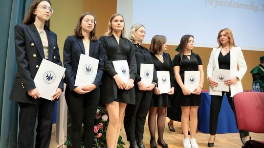 Zaczęli najpiękniejszy okres w życiu. Rektor wspominał co na studiach robił podczas wakacji