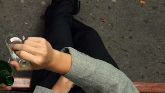 Zaczęło się od wspólnego picia na stacji paliw. Musiał ratować się ucieczką