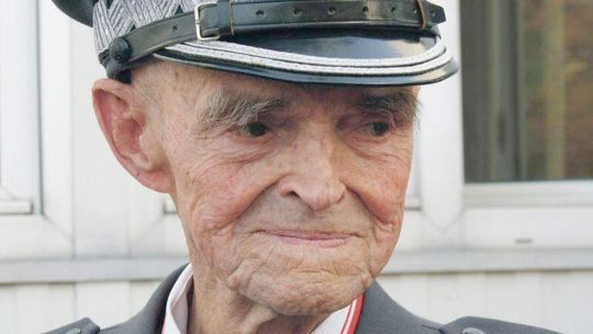 Żąda 36 tys. zł za zdjęcia generała. Ruszył proces