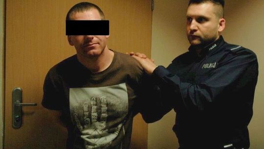 Zadał ojcu kilkadziesiąt ciosów nożem. Na przesłuchaniu oświadczył, że nie czuje skruchy