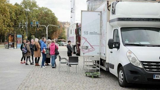 Zadbaj o zdrowie i zbadaj piersi w mammobusie