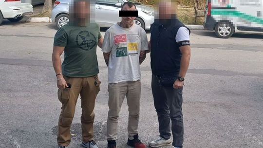 Zadziorny złodziej recydywista. Groził ochroniarzowi, rzucił się na policjantów