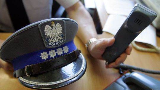 Zadzwonił, że pijana partnerka opiekuje się dziećmi. Sam był jeszcze bardziej pijany