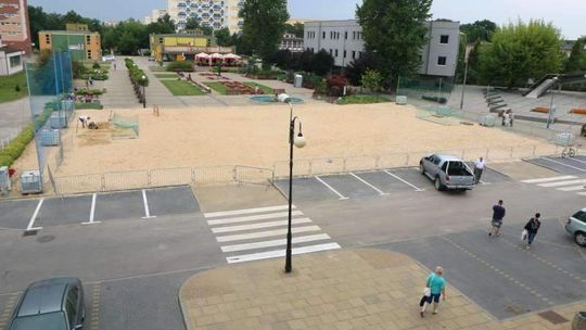 Zagraj w centrum miasta w tenisa plażowego. Turniej w Puławach