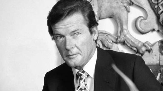 Zagrał Jamesa Bonda 7 razy. Roger Moore nie żyje