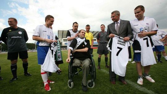 Zagrali w piłkę i zebrali pieniądze dla Grzegorza Sereja