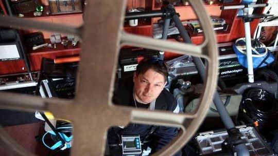 Zajrzeć głęboko w przeszłość. Poszukiwacze skarbów