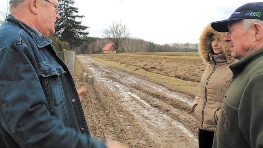 Zakopali się tu nawet strażacy. Mieszkańcy proszą o pomoc