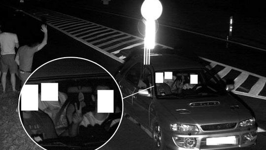 Zakrył tablice, chciał zrobić "sweet focię" z fotoradaru. I tak wpadł